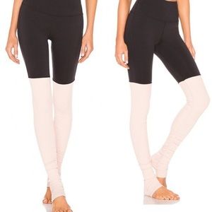 Alo goddess leggings - black/nectar